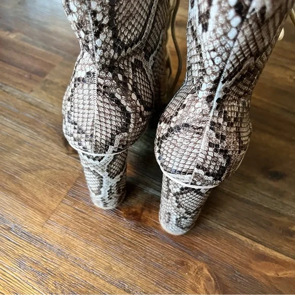 Fashion Nova Snake Print Lace Up Bootie Size 11 - Picture 6 of 7